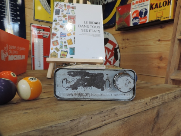Bidon d'huile Mobiloil- 04122023_156.JPG