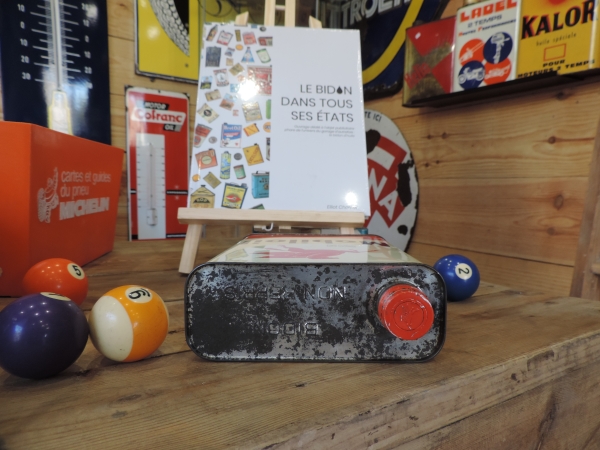 Bidon d'huile Mobiloil- 04122023_175.JPG