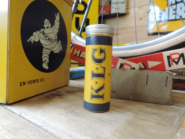 Bo&icirc;te &agrave; bougie K.L.G