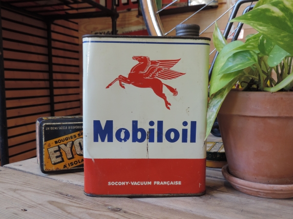 Bidon d'huile Mobiloil- DSCN13-11-2022-1_136.JPG