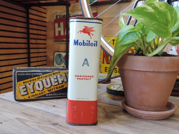 Bidon d'huile Mobiloil- DSCN13-11-2022-1_137.JPG