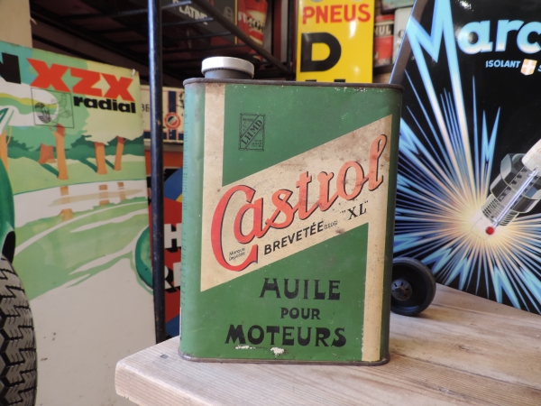 Bidon d'huile Castrol