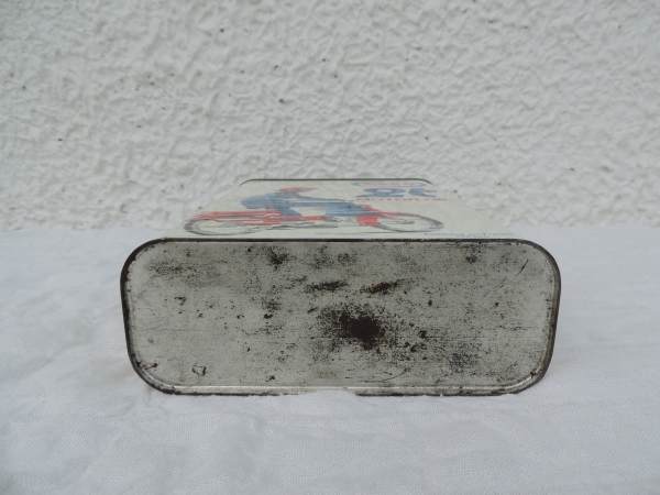 Bidon d'huile ESSO- DSCN1855.JPG