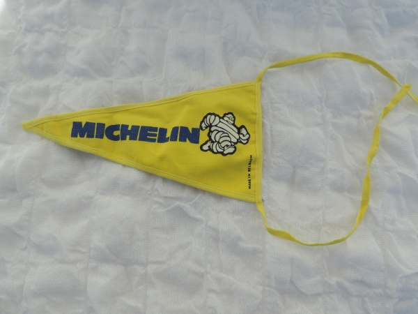 Fanion MICHELIN- DSCN2049.JPG