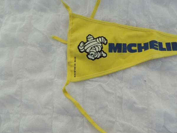Fanion MICHELIN- DSCN2051.JPG