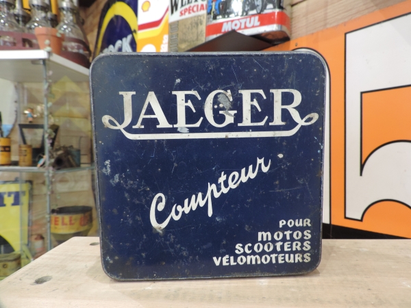 Bo&icirc;te publcitaire JAEGER