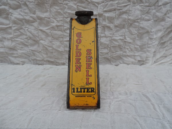 Bidon d&rsquo;huile triangulaire Shell Motor Oil Golden- DSCN4934.JPG