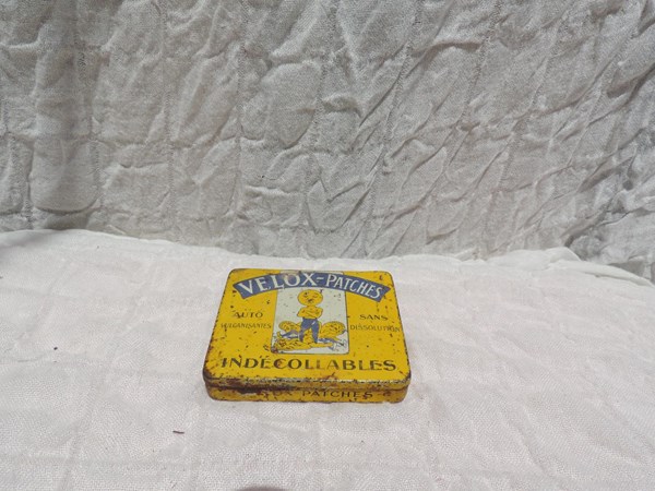 Bo&icirc;te publicitaire V&eacute;lox Patches- DSCN5550.JPG