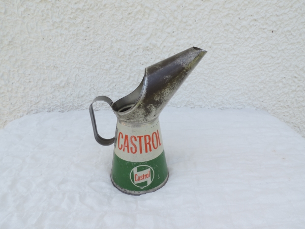 Broc &agrave; huile Castrol- DSCN6206.JPG