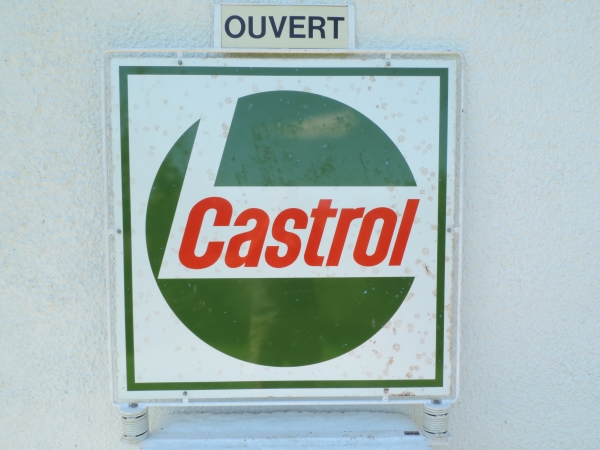 Stop trottoir Castrol- DSCN6376.JPG