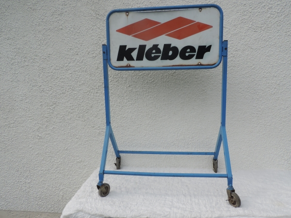 Pr&eacute;sentoir &agrave; pneus Kl&eacute;ber- DSCN6618.JPG