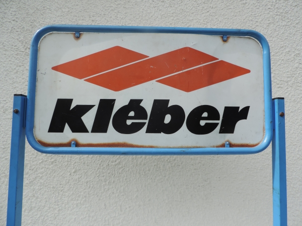 Pr&eacute;sentoir &agrave; pneus Kl&eacute;ber- DSCN6620.JPG