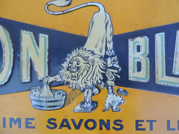 T&ocirc;le publicitaire LION BLANC- DSCN6642.JPG