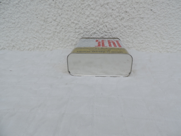 Bidon d'huile SEAT- DSCN7094.JPG