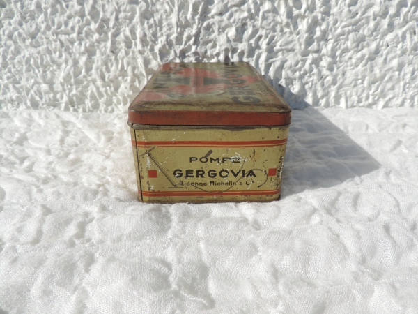 Bo&icirc;te publicitaire Gergovia- DSCN7307.JPG