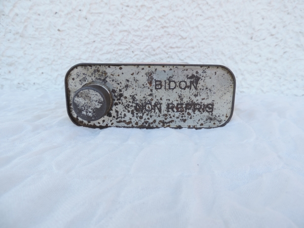 Bidon d'huile Mobiloil- DSCN7827.JPG