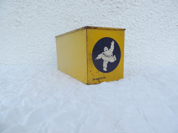 Bo&icirc;te publicitaire Michelin- DSCN7986.JPG