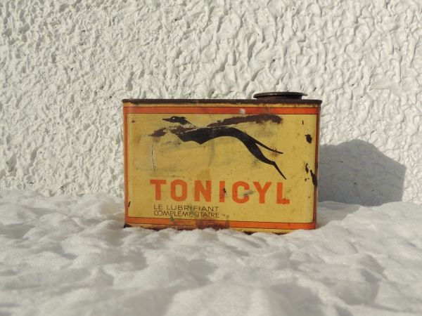 Bidon d'huile Tonicyl- DSCN8302.JPG