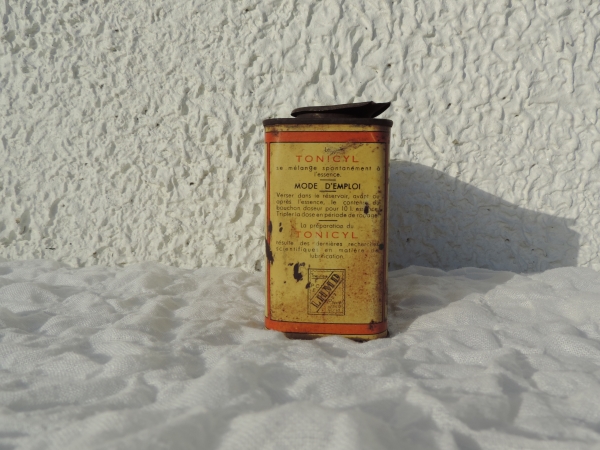 Bidon d'huile Tonicyl- DSCN8304.JPG
