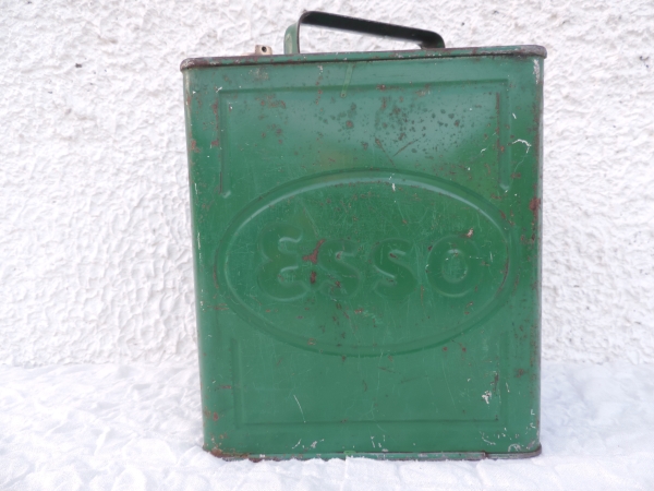 Bidon de p&eacute;trole ESSO- DSCN8997.JPG