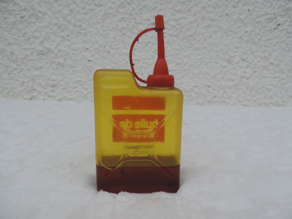 Burette d'huile- DSCN9868.JPG
