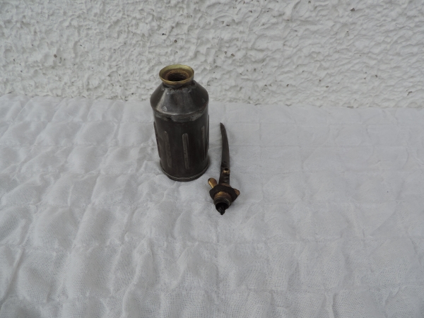 Burette d'huile- abcd1402.JPG