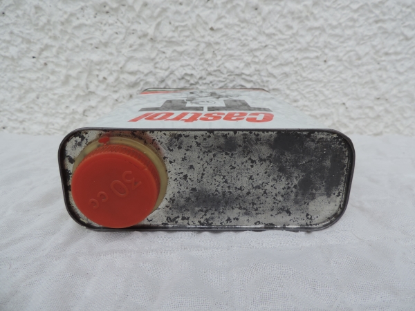 Bidon CASTROL- abcd1579.JPG
