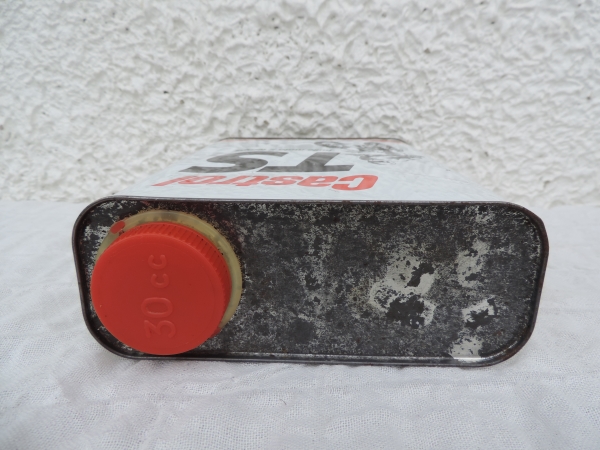 Bidon CASTROL- abcd1609.JPG