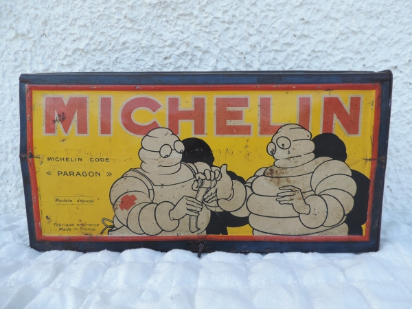 Boite MICHELIN n&eacute;c&eacute;ssaire de r&eacute;paration