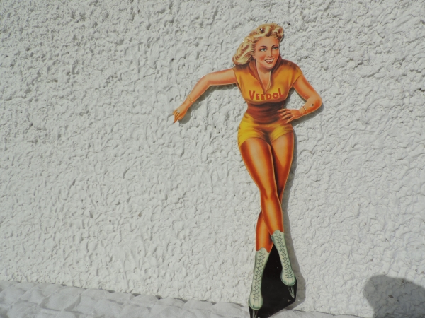 PIN-UP VEEDOL