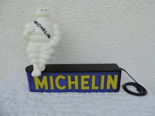 Enseigne lumineuse MICHELIN- abcd2865.JPG