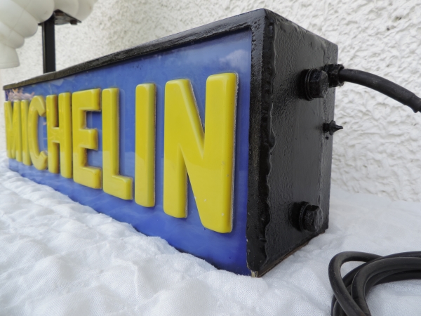 Enseigne lumineuse MICHELIN- abcd2867.JPG