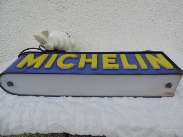 Enseigne lumineuse MICHELIN- abcd2872.JPG