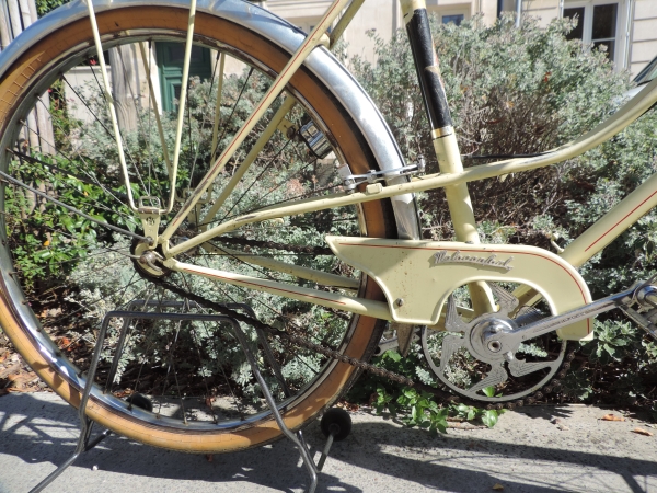 V&eacute;lo vintage Motoconfort- abcd3201.JPG