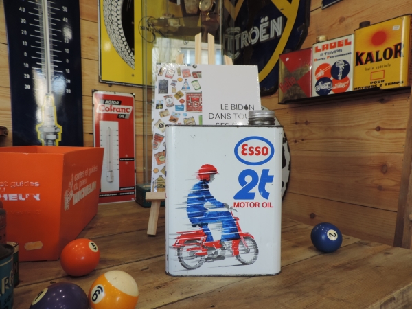 Bidon d'huile Esso