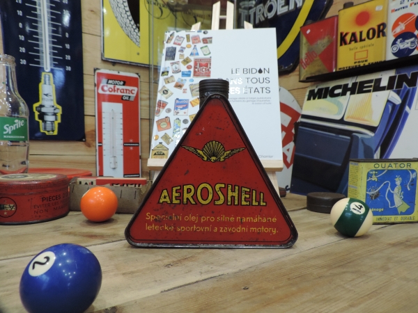 Bidon d'huile Aeroshell- efgh091223_30.JPG