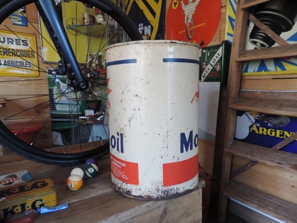 Fut &agrave; huile Mobiloil- efghi04122024-1_83.JPG