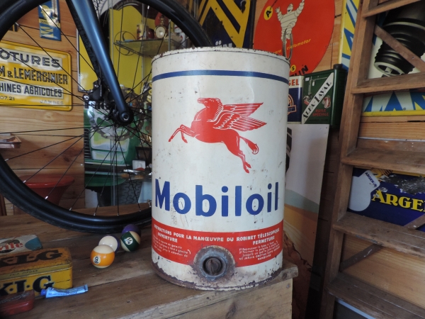 Fut &agrave; huile Mobiloil