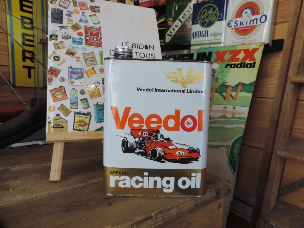 Bidon d'huile Veedol