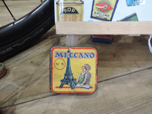 Bo&icirc;te de jeux Mecano
