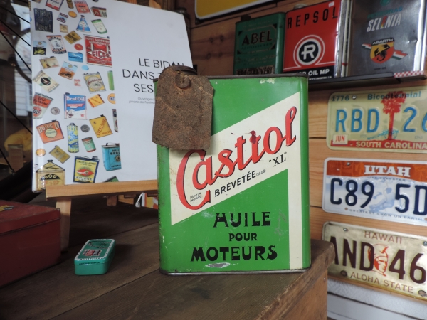 Bidon d'huile Castrol