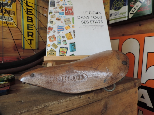 Selle cuire Perjohn