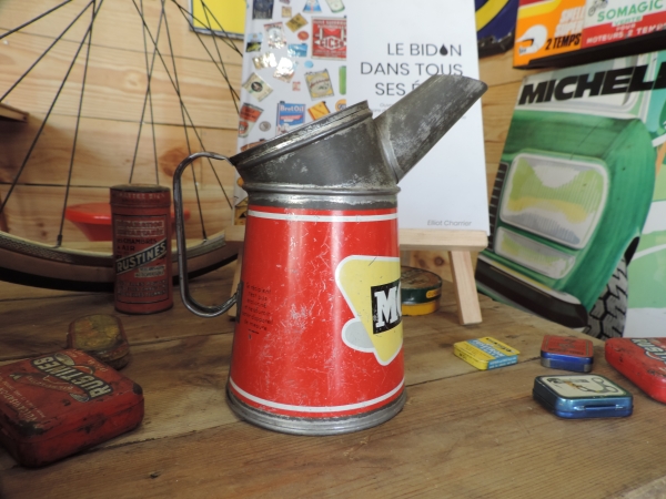 Broc &agrave; huile Motul- efghi17032024-1_72.JPG