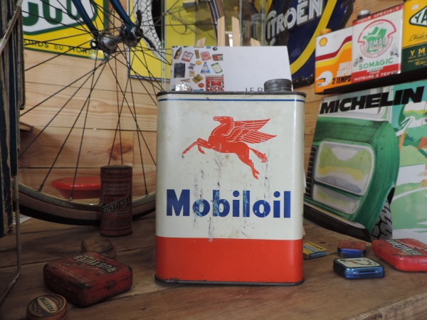 Bidon d'huile Mobiloil- efghi17032024-1_83.JPG