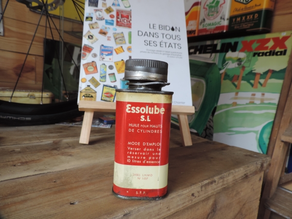Bidon d'huile Essolube- efghi18052024-1_20.JPG