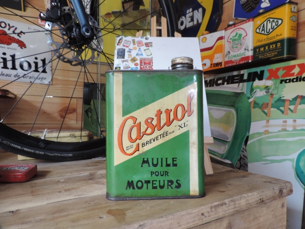 Bidon d'huile Castrol