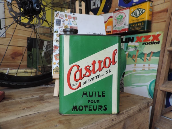 Bidon d'huile Castrol- efghi18052024-1_51.JPG