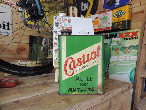 Bidon d'huile Castrol