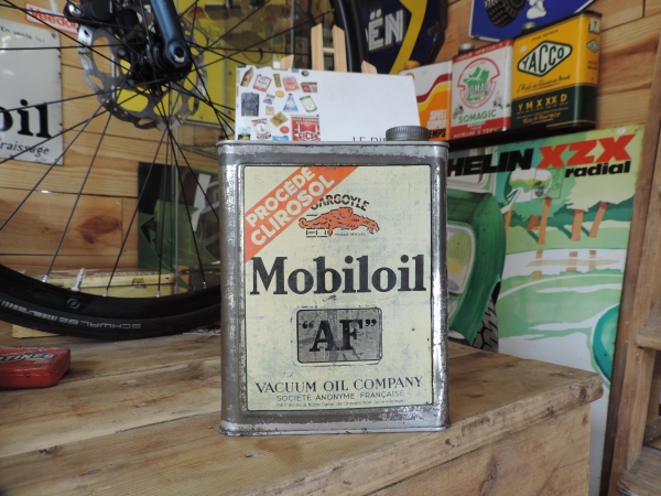 Bidon d'huile Mobiloil- efghi18052024-1_69.JPG