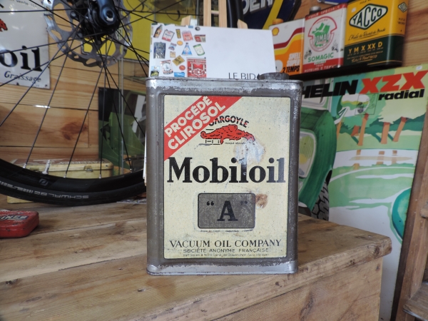Bidon d'huile Mobiloil- efghi18052024-1_75.JPG
